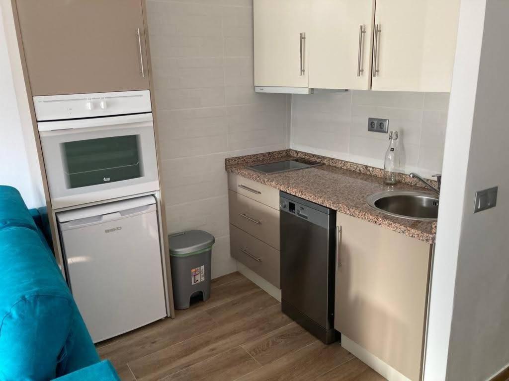Almuñécar Apartamento Estudio En Chinasol Primera Linea Playa San Cristobal מראה חיצוני תמונה