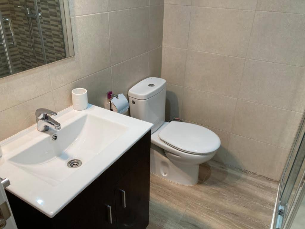 Almuñécar Apartamento Estudio En Chinasol Primera Linea Playa San Cristobal מראה חיצוני תמונה